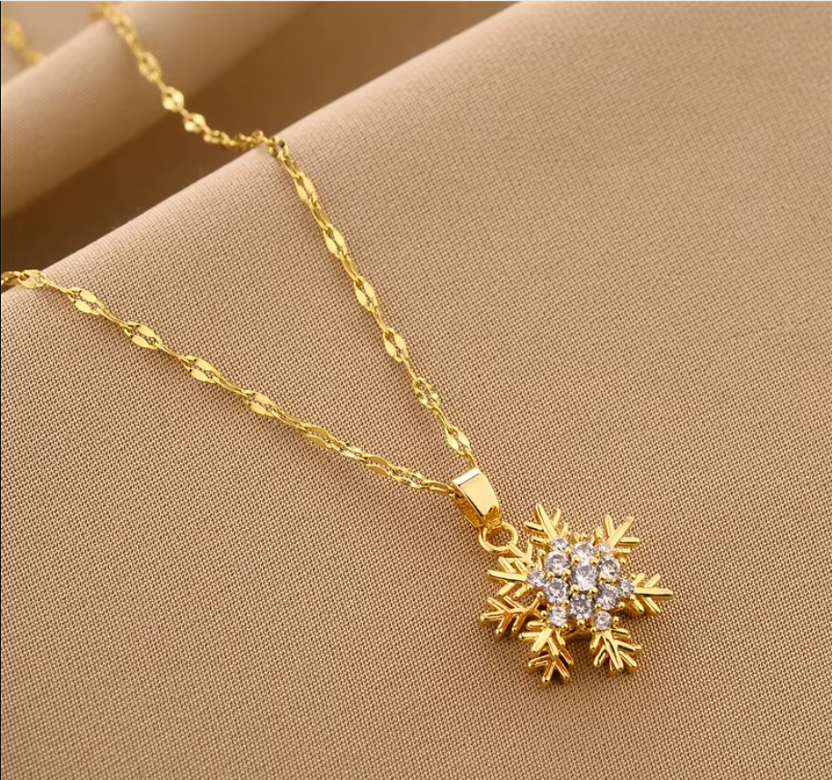 18K Gold-Plated Snowflake Pendant Necklace – Sparkling Winter Jewelry