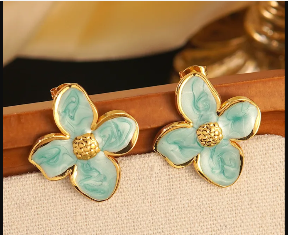 Blossom Elegance Necklace & Earring Set – 18K Gold Plated & Stainless Steel