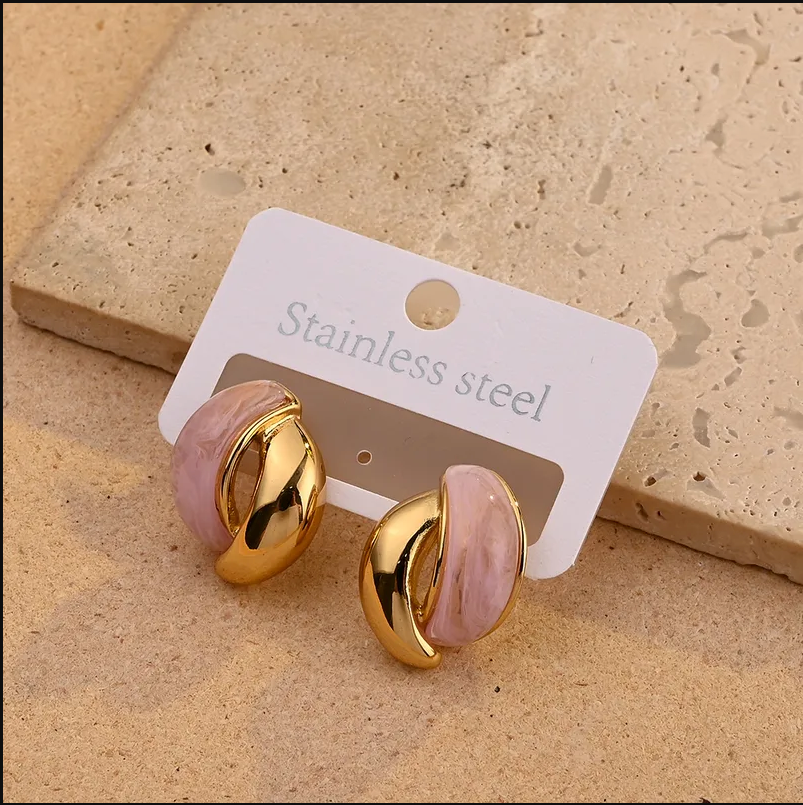 Chunky Resin Leaf Earrings – 18K Gold-Plated Stainless Steel