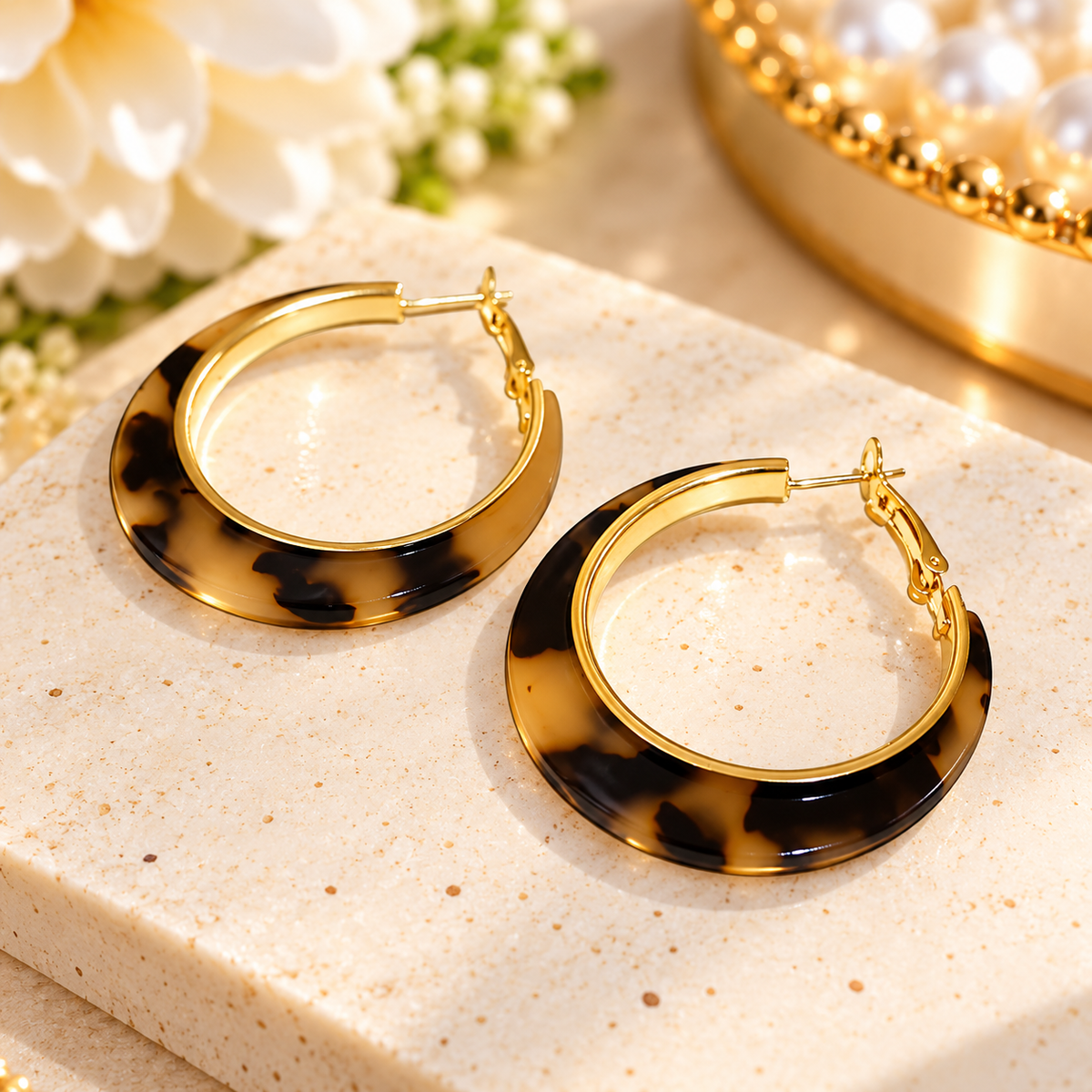 Wild Luxe Tortoiseshell & Gold-Tone Hoop Earrings – Chic Statement Jewelry